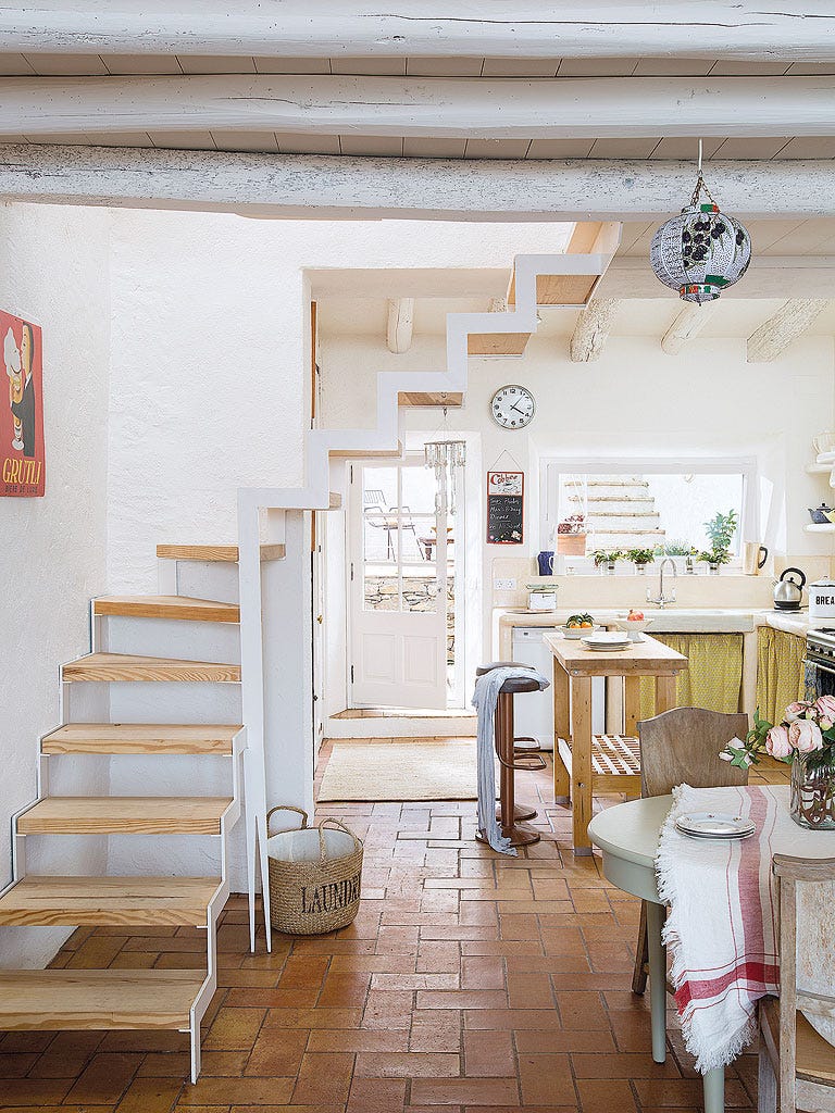 Interior design, Room, Stairs, Ceiling, Floor, Wall, Interior design, Light fixture, Beige, Home, 