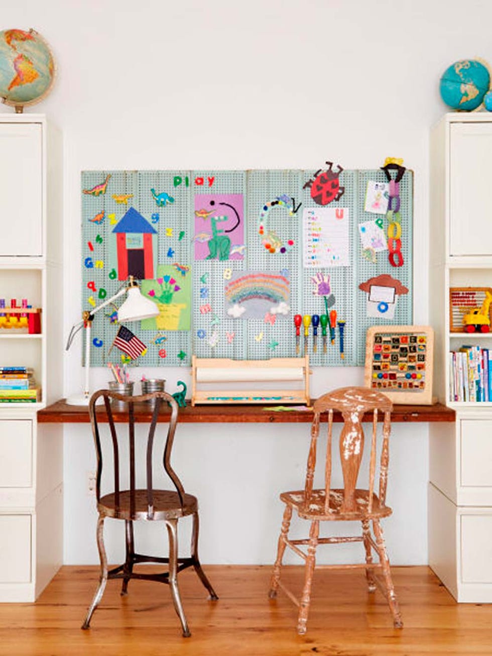 Room, Furniture, Interior design, Wall, Table, Shelf, Chair, Wallpaper, Dining room, Textile, 