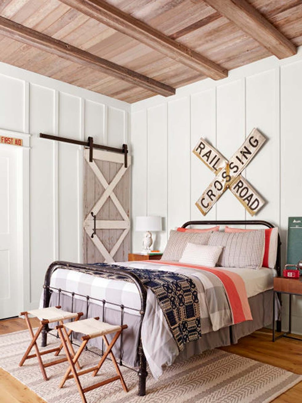 Wood, Room, Bed, Interior design, Floor, Textile, Wall, Furniture, Bedding, Bedroom, 