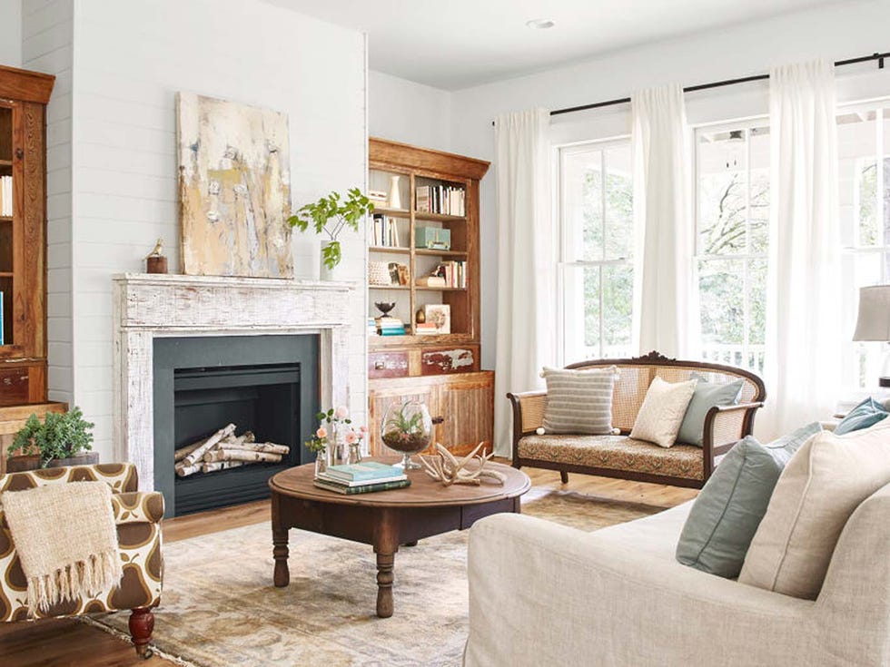 Wood, Room, Interior design, Green, Living room, Home, Wall, Furniture, Interior design, Floor, 