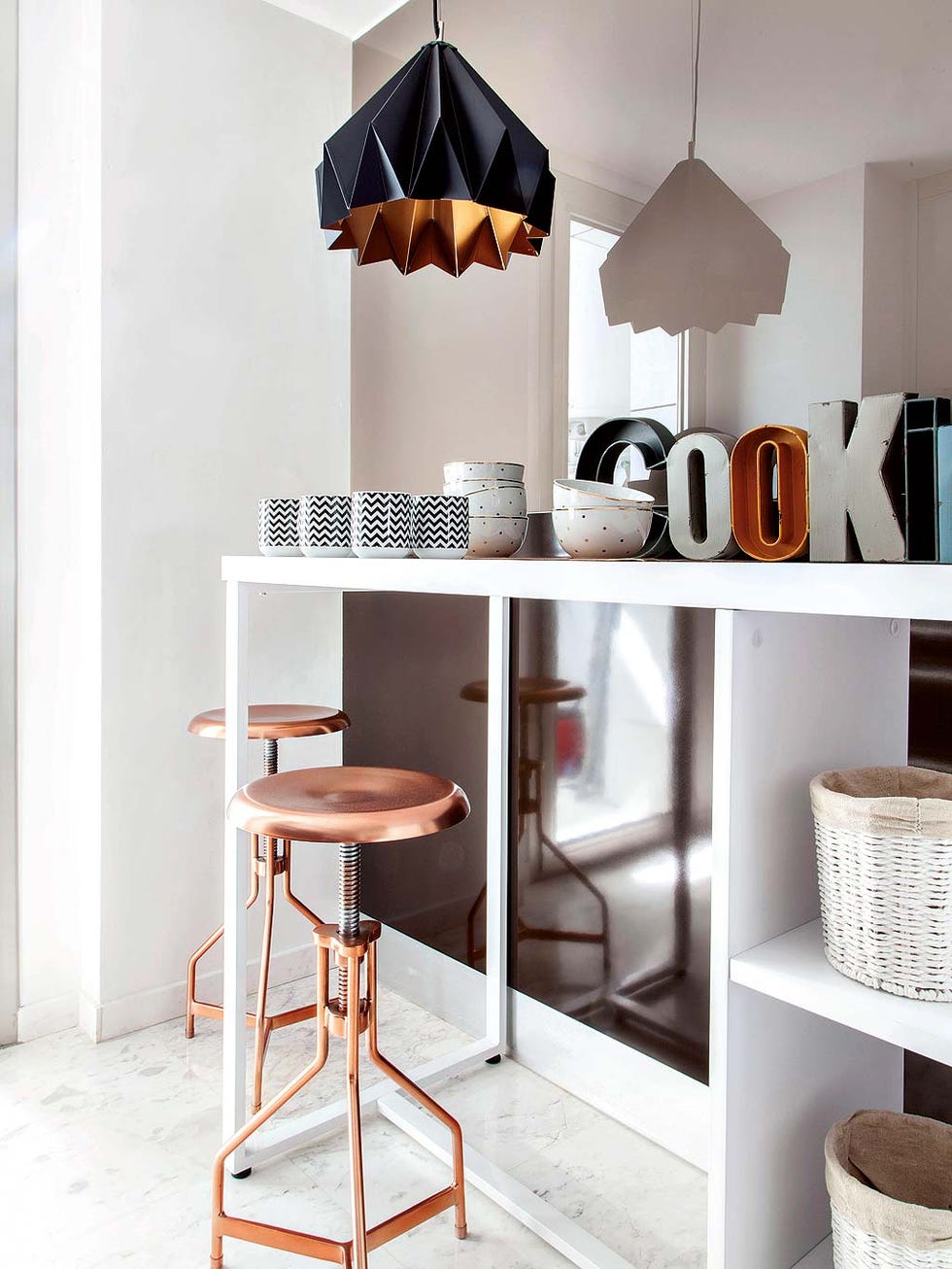 Furniture, Shelf, Room, Table, Interior design, Lamp, Shelving, Floor, Material property, Light fixture, 
