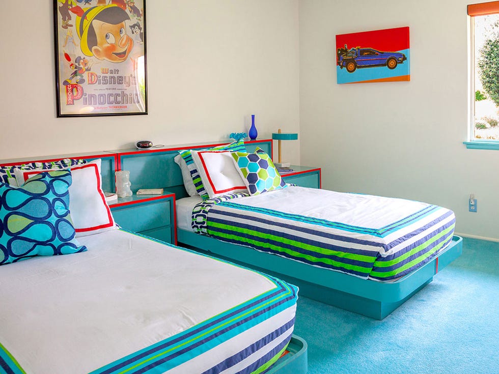 Blue, Green, Room, Interior design, Bed, Bedding, Textile, Wall, Bedroom, Bed sheet, 