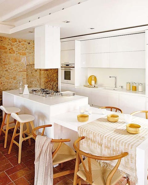 Tablecloth, Yellow, Room, Interior design, Property, Textile, Floor, Table, Furniture, White, 