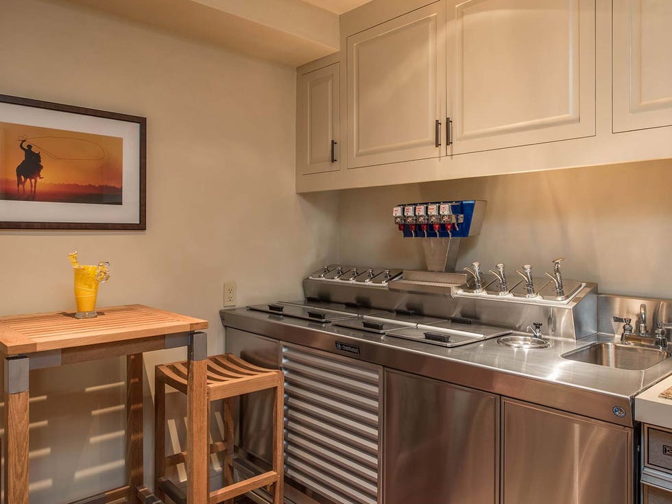 Countertop, Room, Property, Cabinetry, Furniture, Kitchen, Building, Interior design, Real estate, Kitchen stove, 