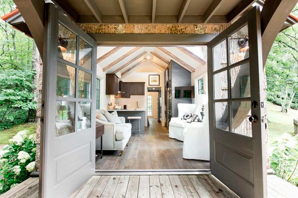 Wood, Floor, Property, Flooring, Interior design, Real estate, Hardwood, Ceiling, Home, Room, 