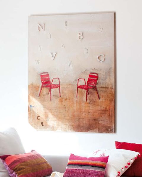 Wood, Room, Textile, Red, Furniture, Wall, Throw pillow, Interior design, Pillow, Cushion, 