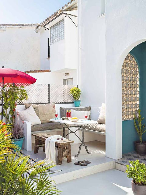 Plant, Flowerpot, Interior design, Interior design, Umbrella, Houseplant, Coffee table, Tile, Shade, Outdoor furniture, 