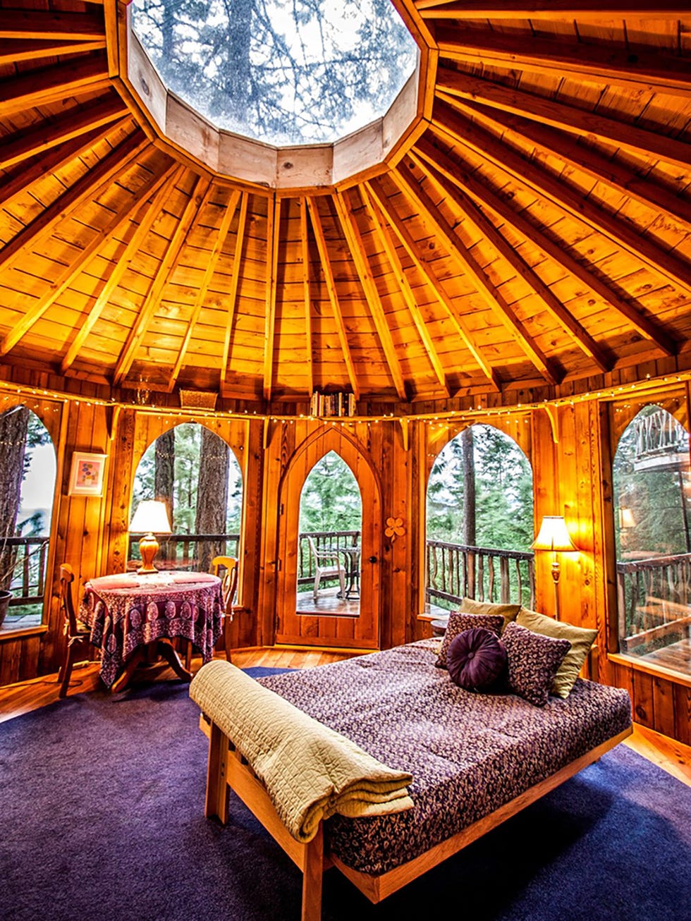 Bedroom, Room, Building, Ceiling, Property, Furniture, Interior design, Bed, Real estate, Estate, 