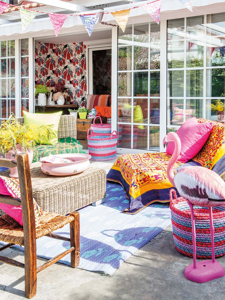 Furniture, Pink, Tablecloth, Purple, Decoration, Magenta, Home accessories, Outdoor furniture, Linens, Outdoor table, 