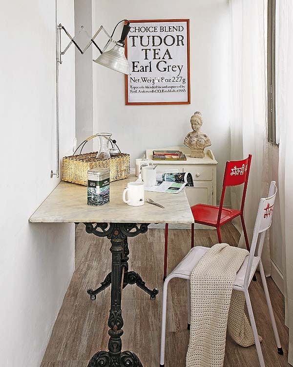 Room, Furniture, Table, Interior design, Picture frame, Linens, Shelving, Plumbing fixture, Home accessories, Household supply, 
