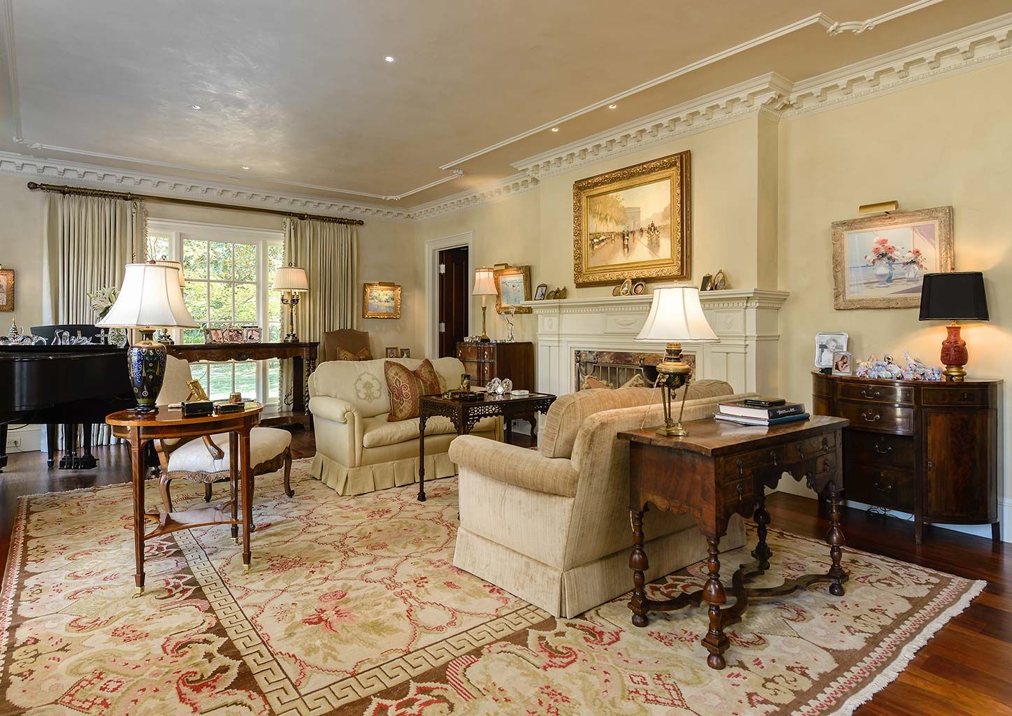 Room, Property, Living room, Furniture, Interior design, Building, Ceiling, Floor, Real estate, Table, 