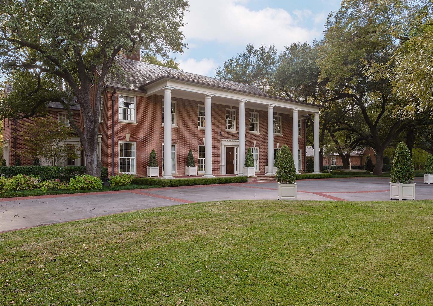 Property, Home, House, Estate, Building, Real estate, Architecture, Mansion, Residential area, Manor house, 