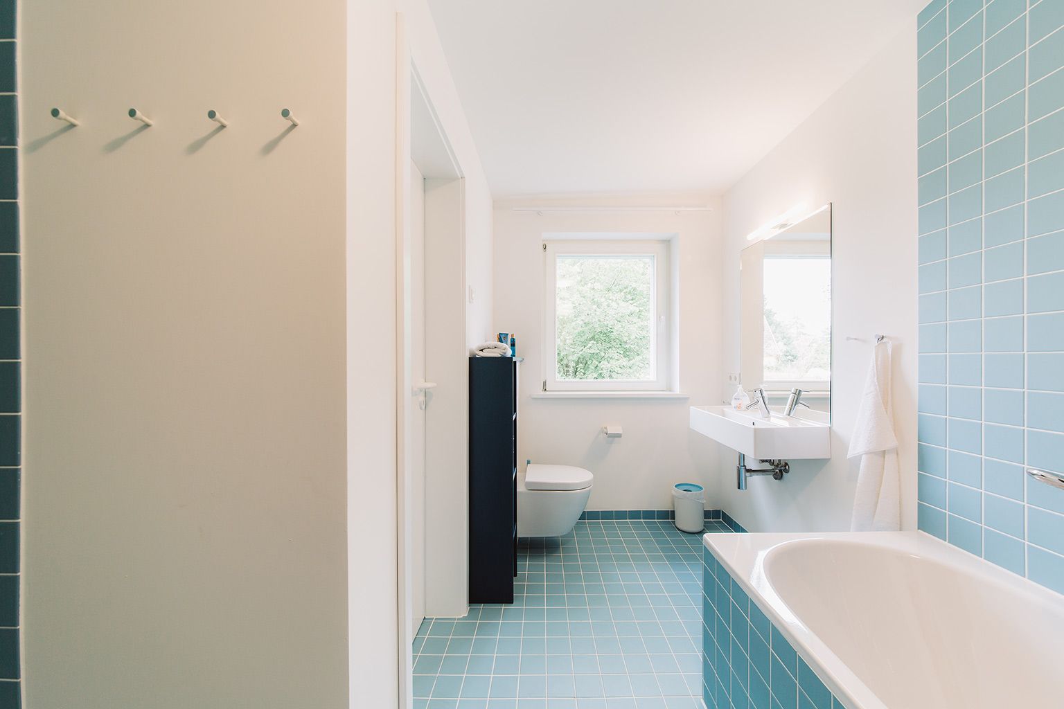 Bathroom, Room, Property, Tile, Interior design, Floor, Real estate, Architecture, House, Building, 