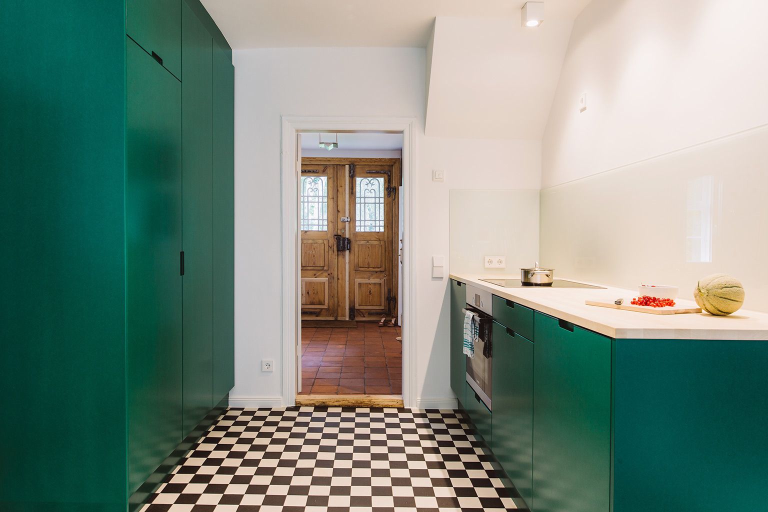Floor, Green, Flooring, Room, Property, Interior design, Countertop, Teal, Turquoise, Ceiling, 