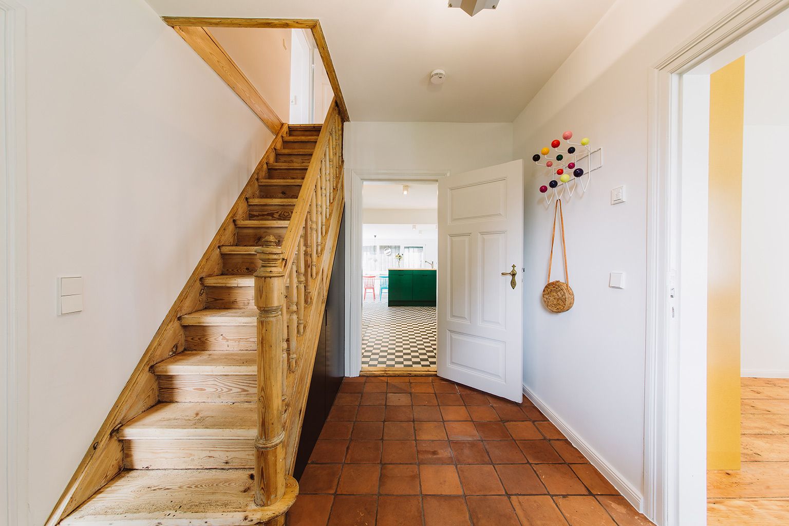 Stairs, Property, Room, House, Building, Floor, Ceiling, Real estate, Interior design, Handrail, 