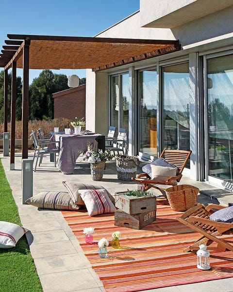 Property, Home, Flowerpot, Real estate, House, Shade, Living room, Residential area, Couch, Concrete, 