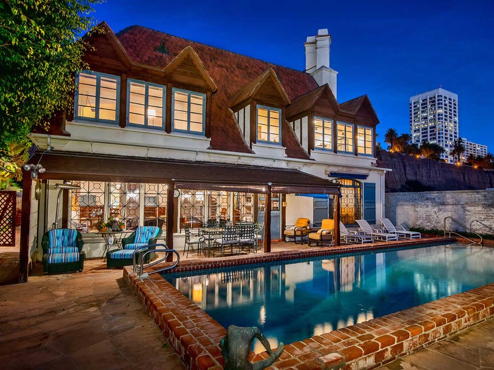 Home, Property, Building, House, Estate, Real estate, Residential area, Lighting, Architecture, Swimming pool, 