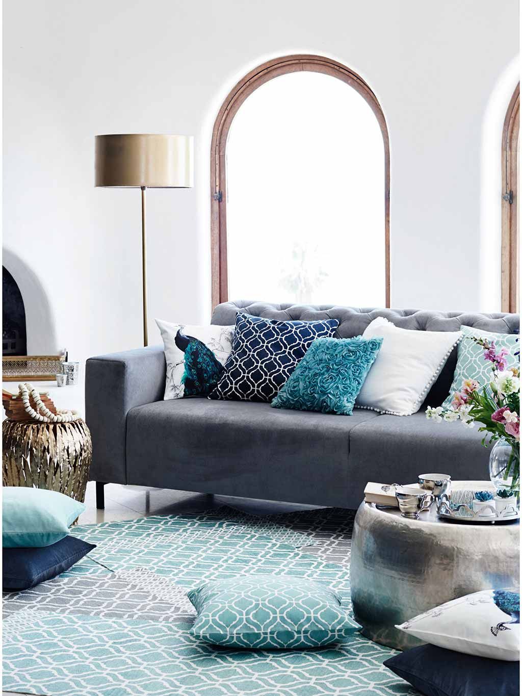 Furniture, Living room, Room, Interior design, Blue, Couch, Turquoise, Property, studio couch, Bed, 
