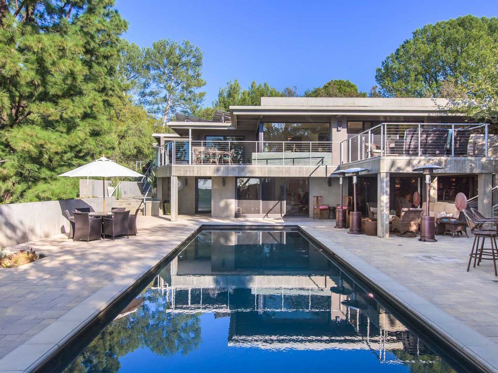 Swimming pool, Property, Home, House, Building, Real estate, Architecture, Estate, Reflecting pool, Leisure, 
