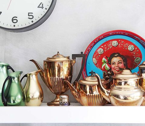 Serveware, Dishware, Wall clock, Tableware, Porcelain, Ceramic, Pottery, Teapot, Clock, Circle, 