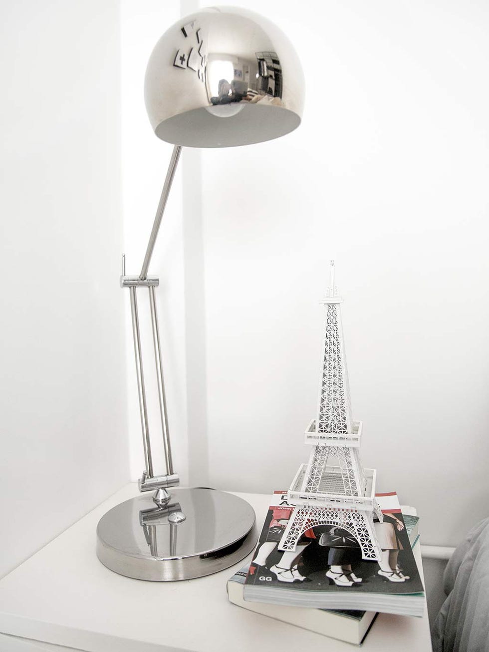 Lamp, Light fixture, Lighting, Lighting accessory, Design, Lampshade, Material property, Table, Room, Furniture, 