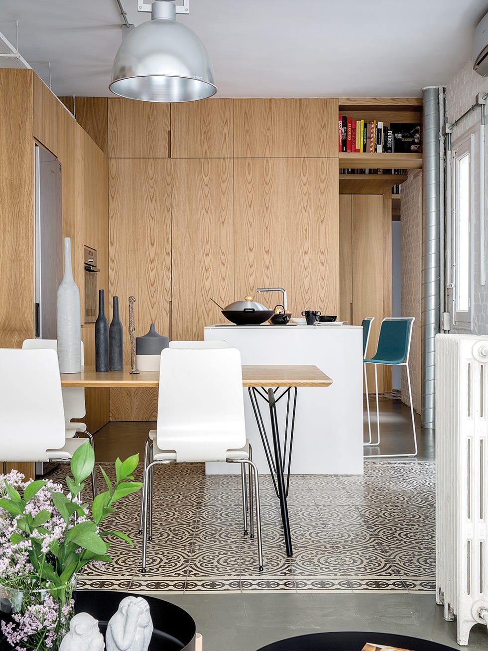 Room, Furniture, Interior design, Ceiling, Property, Building, Wall, Dining room, House, Floor, 