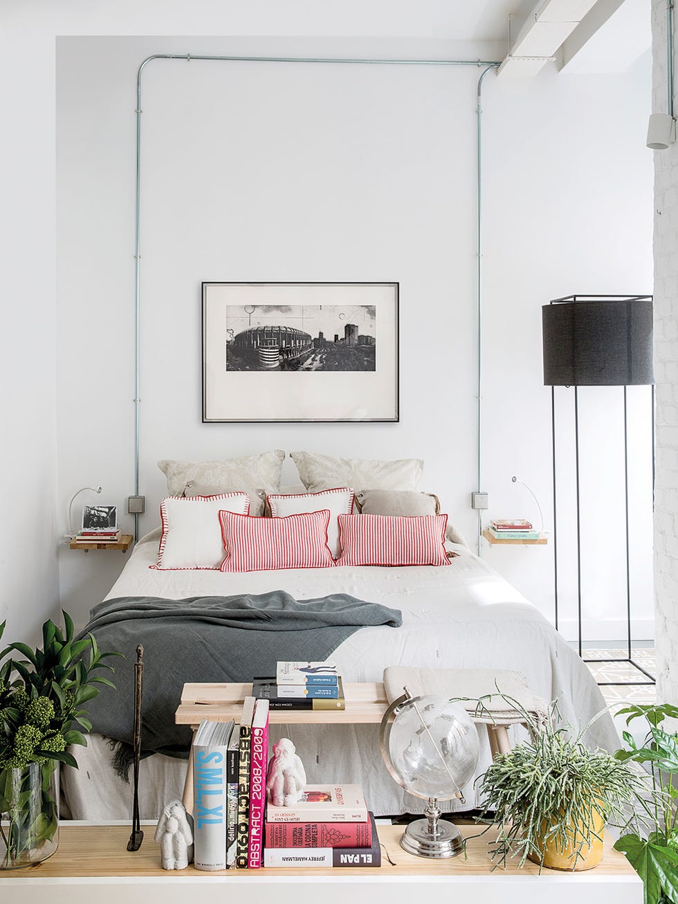 Furniture, White, Room, Living room, Interior design, Table, Shelf, studio couch, Wall, Home, 