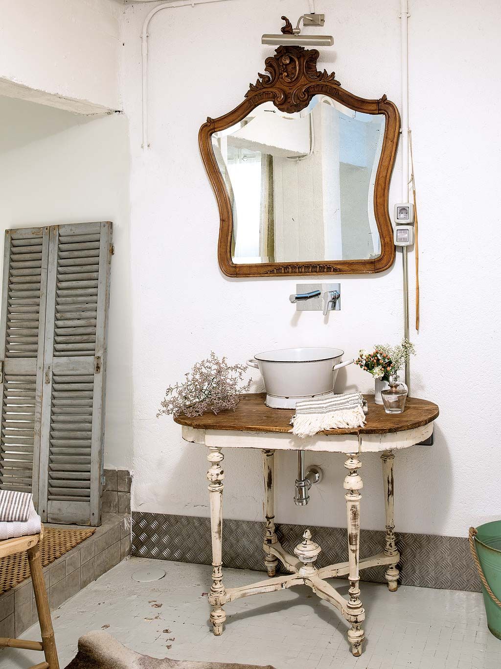 Room, Interior design, Wall, Mirror, Interior design, Porcelain, Outdoor furniture, Still life photography, Bucket, Outdoor table, 