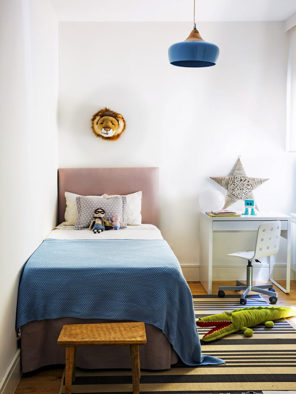 piso familiar y moderno dormitorio infantil