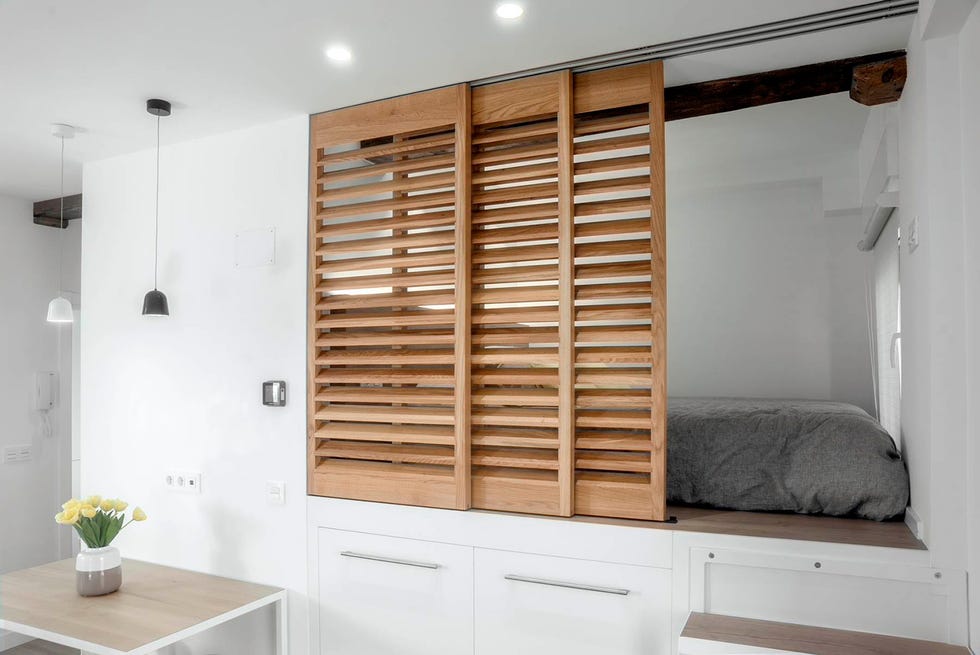 Wood, Flowerpot, Room, Interior design, Property, Wall, Floor, Ceiling, Interior design, Flooring, 