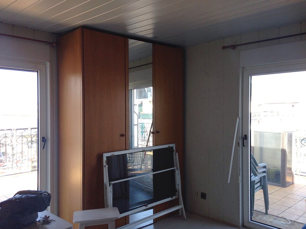 Wood, Room, Interior design, Property, Floor, Hardwood, Daylighting, Ceiling, Flooring, Fixture, 