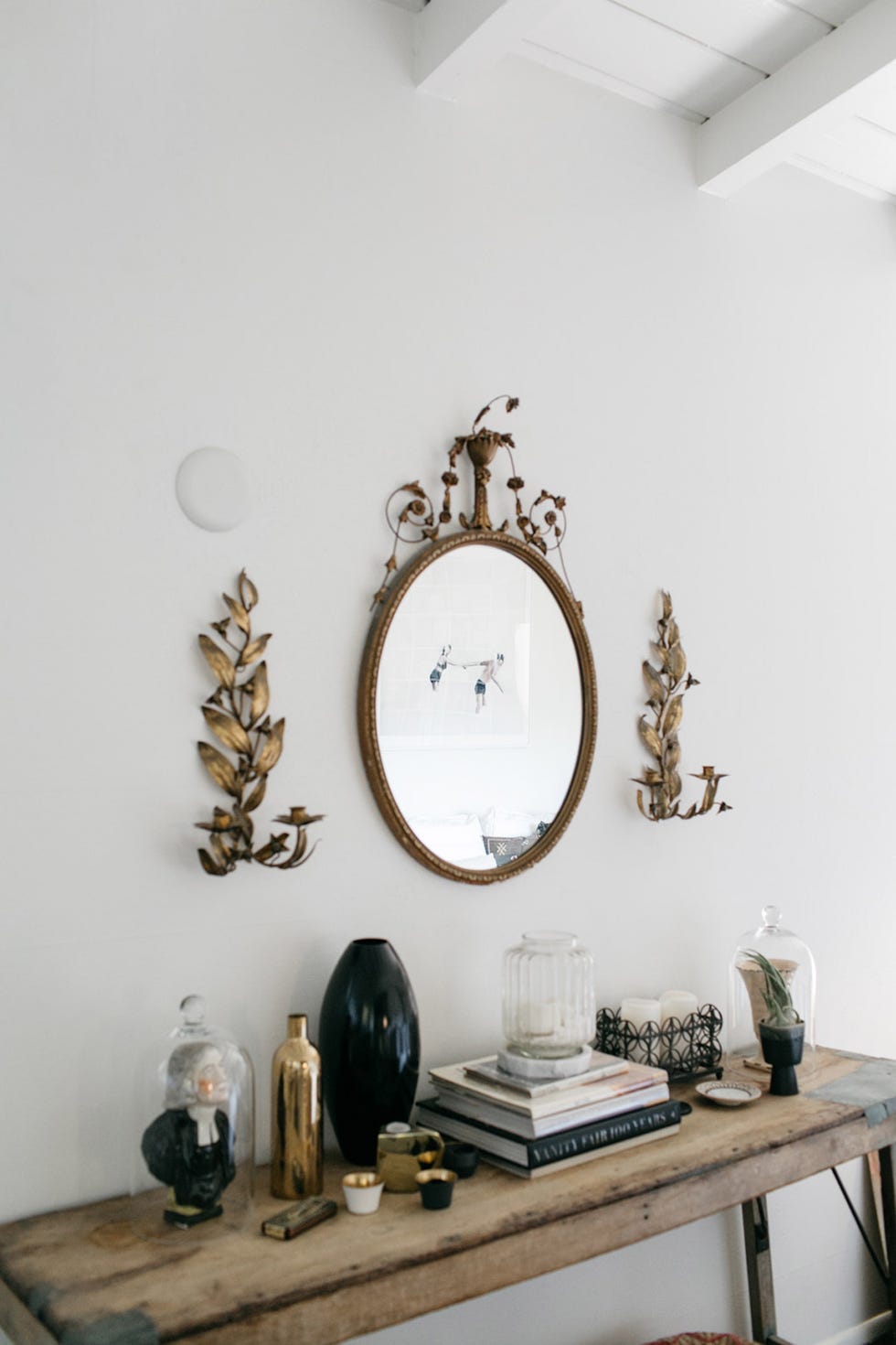 clock, wall, furniture, room, shelf, wall clock, interior design, mirror, cuckoo clock, table,