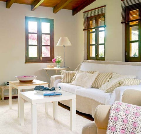 Room, Living room, Furniture, Interior design, Property, Table, Coffee table, Building, House, Ceiling, 