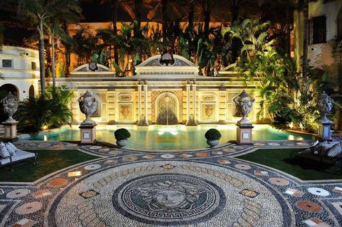 Building, Courtyard, Architecture, Water feature, Fountain, Estate, Hacienda, House, Villa, 