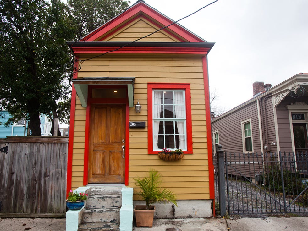 House, Home, Property, Red, Building, Neighbourhood, Siding, Roof, Town, Real estate, 