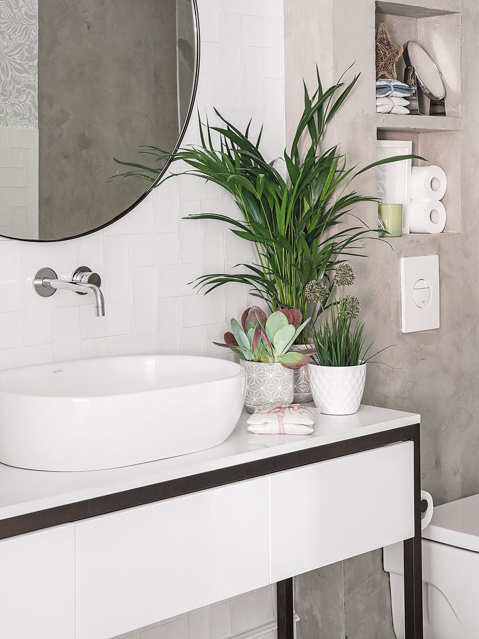 Bathroom, White, Tile, Room, Wall, Tap, Property, Interior design, Ceramic, Sink, 