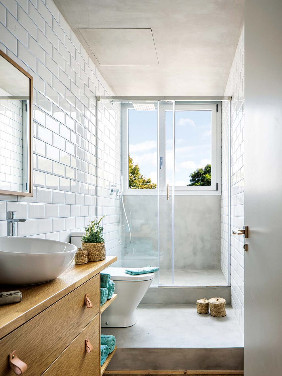 Bathroom, Room, Property, Interior design, Tile, Floor, House, Building, Ceiling, Architecture, 