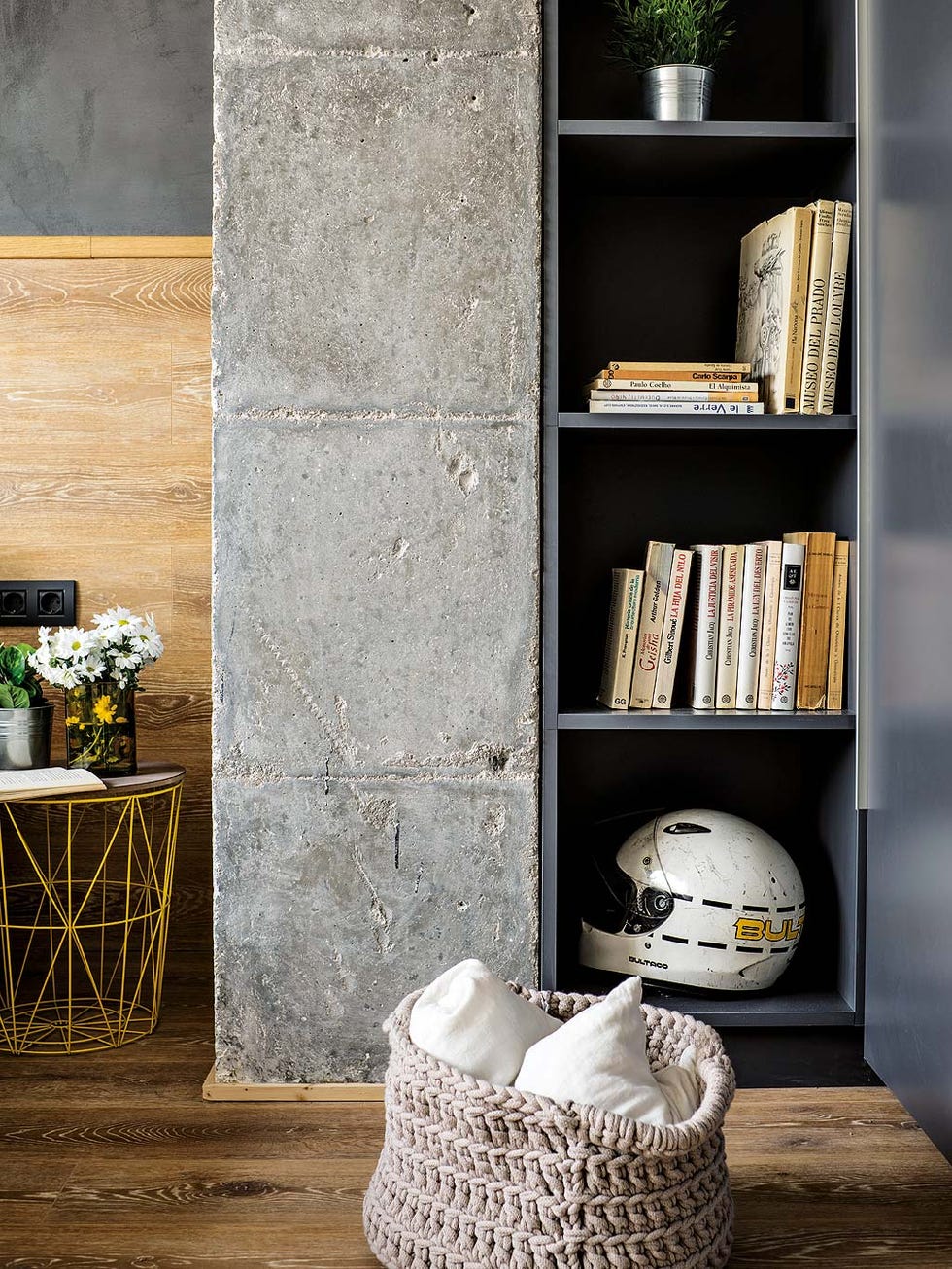 Shelf, Shelving, Furniture, Room, Wall, Floor, Interior design, Table, Bookcase, Wood, 
