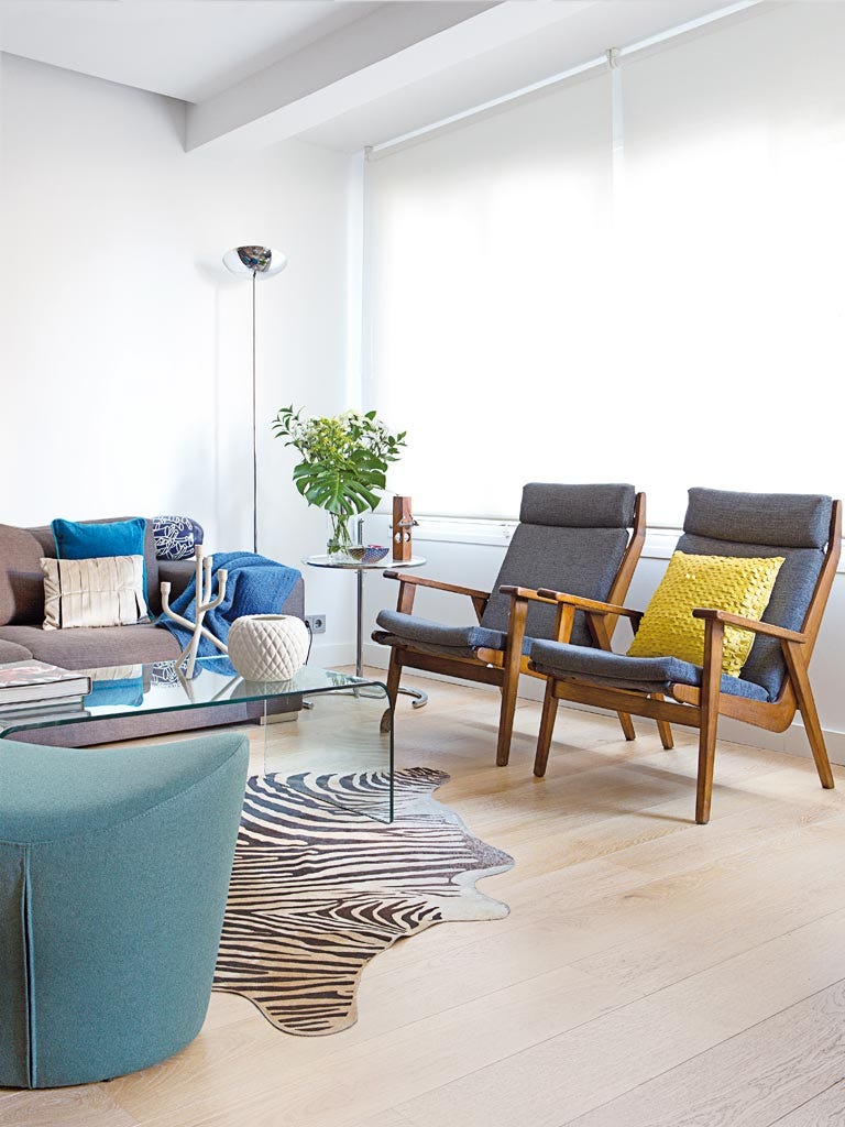 Blue, Wood, Floor, Room, Interior design, Flooring, Furniture, Wall, Couch, Home, 
