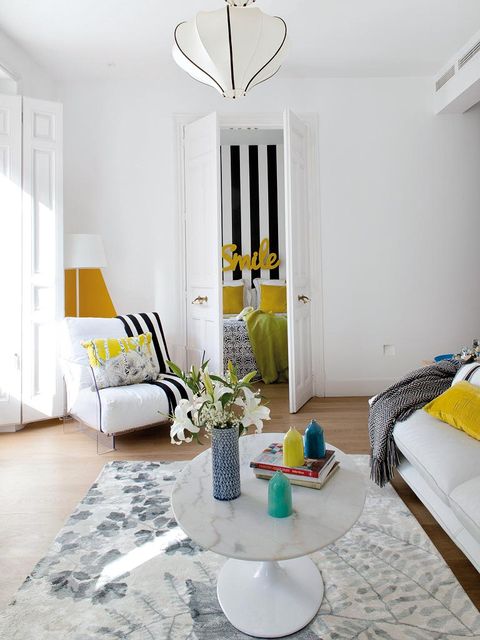 White, Room, Interior design, Furniture, Property, Yellow, Living room, House, Floor, Building, 