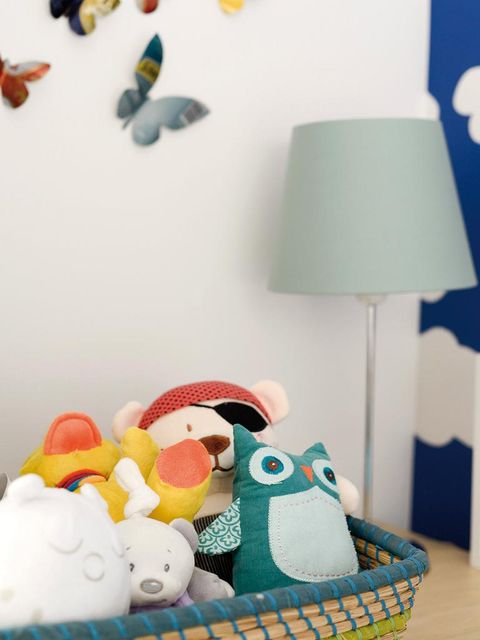 Room, Turquoise, Flightless bird, Baby toys, Penguin, Bird, Lighting accessory, 