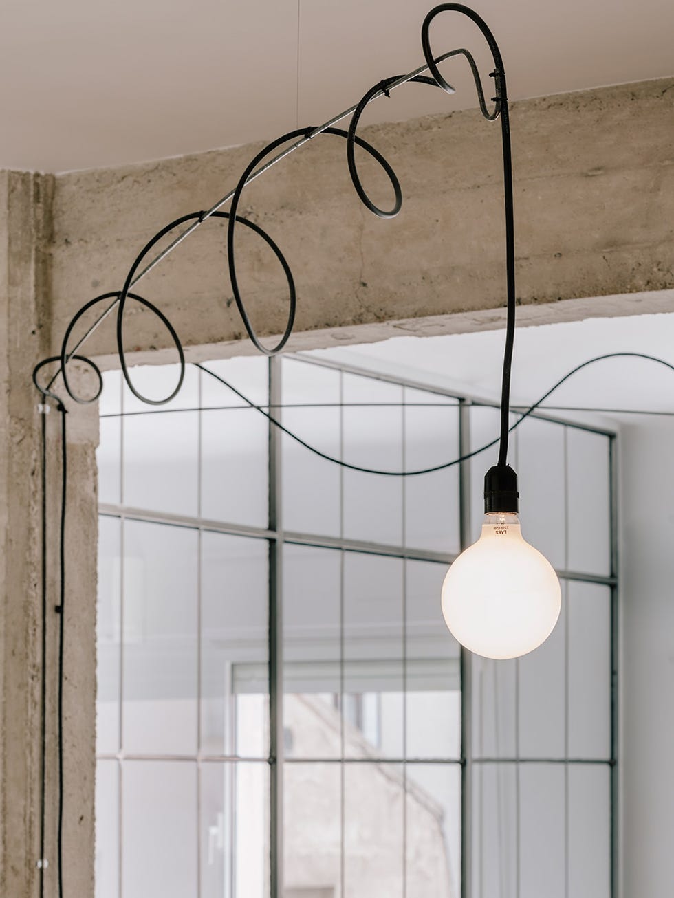 Iron, Lighting, Light fixture, Ceiling, Architecture, Wall, Wire, Room, Metal, Arch, 
