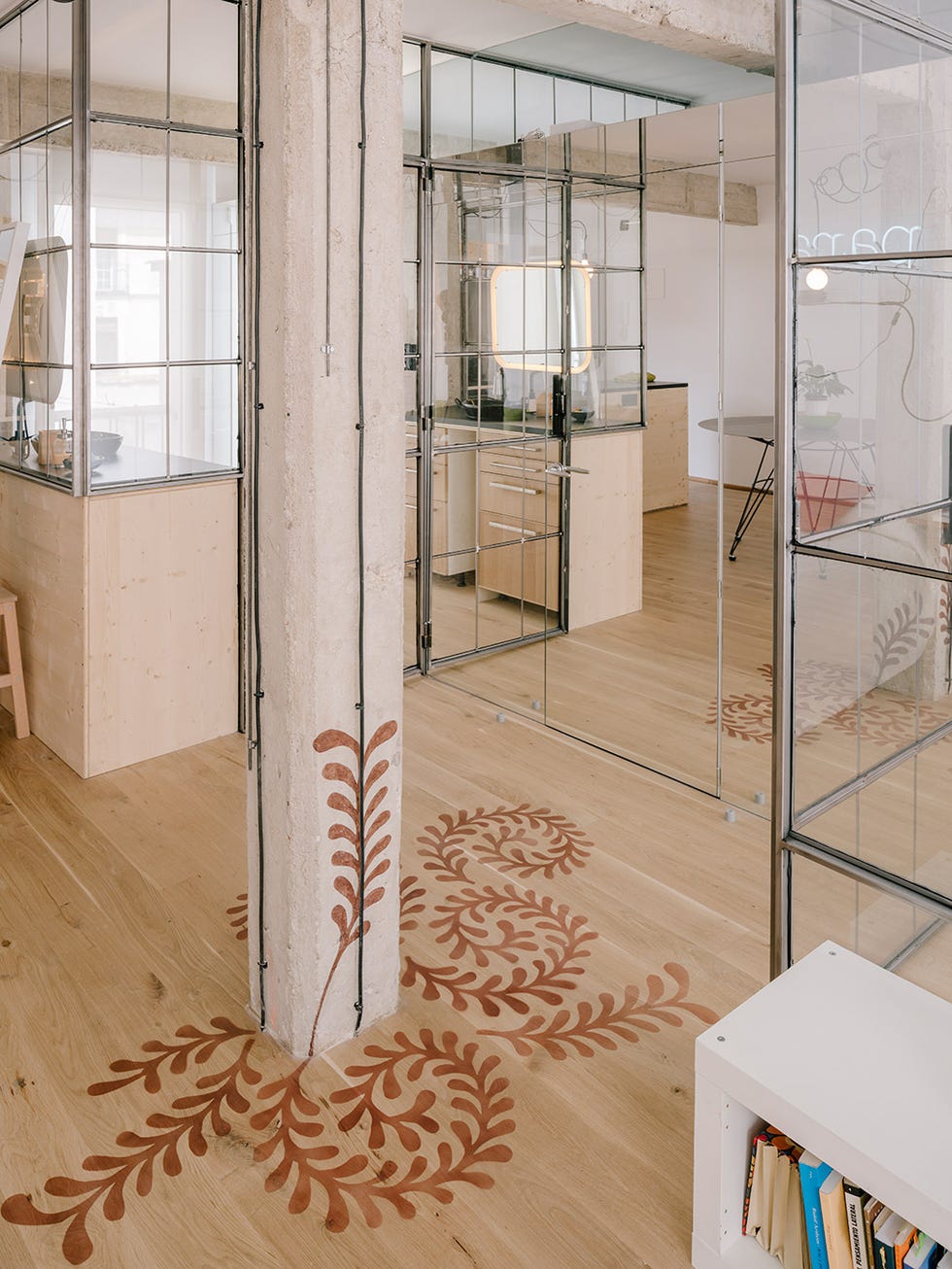 Floor, Room, Glass, Furniture, Architecture, Door, Flooring, Interior design, Building, Room divider, 