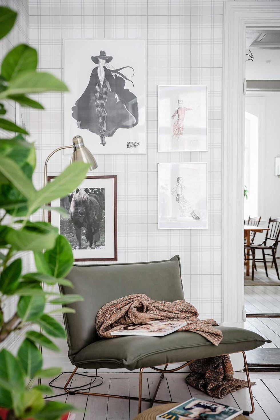 Green, Room, Interior design, Living room, Furniture, Wall, Home, Floor, House, Textile, 