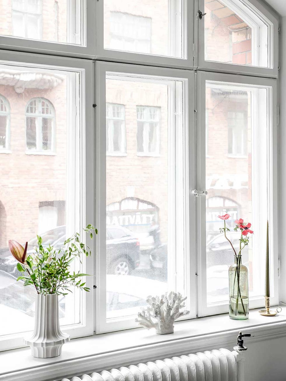 White, Window, Interior design, Building, Room, Curtain, Home, Window treatment, House, Architecture, 