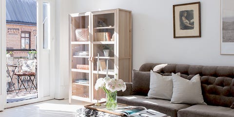 Living room, Furniture, Room, Interior design, Property, Ceiling, Coffee table, Home, Table, Floor, Living room, Furniture, Room, Interior design, Property, Ceiling, Coffee table, Home, Table, Floor,
