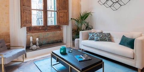 Living room, Furniture, Room, Interior design, Coffee table, Property, Table, Ceiling, Building, Wall, Living room, Furniture, Room, Interior design, Coffee table, Property, Table, Ceiling, Building, Wall,