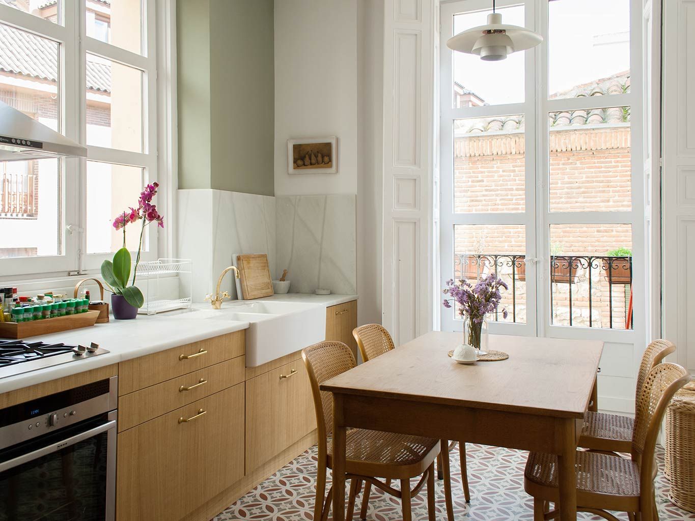 Room, Interior design, Floor, Furniture, Table, Glass, Home, Interior design, Ceiling, Countertop, 