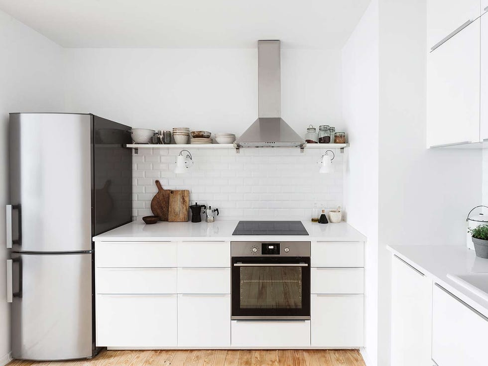 Product, Room, Flowerpot, Major appliance, Floor, White, Wall, Flooring, Home appliance, Kitchen stove, 