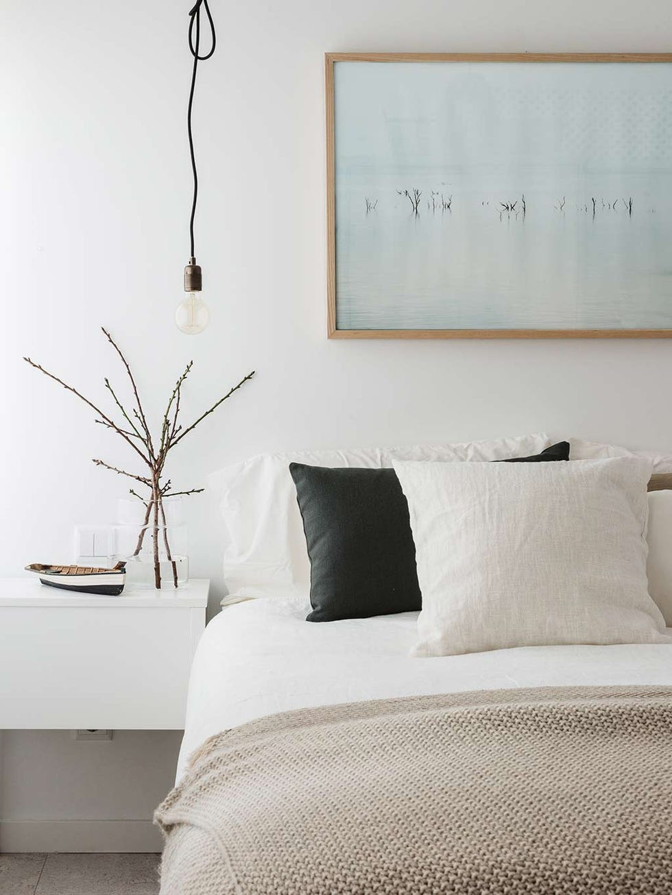 Room, Wall, Textile, Interior design, White, Linens, Furniture, Bedding, Bed, Pillow, 